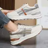 Tênis Esportivo Feminino Atacado Versátil Casual Sapatos Forrest Gump Malha Fina Respirável Tênis de Corrida Estudante Atacado Sapatos Masculinos Universal