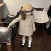 Trench coat infantil, nova coleção outono 2026, casaco estiloso estilo coreano, cáqui claro, jaqueta boneca estilo britânico, top