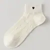 Meias de Algodão Cor Sólida com Bordado Vazado em Forma de Coração, Meias de Verão Finas Respiráveis que Absorvem o Suor para Mulheres, Meias Curtas de Cano Médio Sem Costura Estilo Ballet