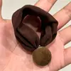 Coloridos coleteros de nuevo estilo 2026, versátiles y dulces, con accesorios de M&M's, anillos de toalla, diseños de dibujos animados y un estilo fresco y lindo, perfectos para accesorios para el cabello de niños