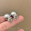 Brincos Cinza Pérola Flor de Trevo de Quatro Folhas com Design Retro de Nicho Japonês e Coreano para Usar na Frente e Atrás Brincos Elegantes Brincos Versáteis