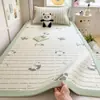 2026 Nuevo Modelo de Polietileno Jacquard Lindo Alfombrilla Fresca de Frijol para Dormitorio de Estudiante Alfombrilla Plana para Cama