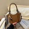 Bolso Cubo Helado Retro de Felpa con Combinación de Colores para Mujer 2025 Otoño Nueva Moda Versátil Estilo Extranjero Bolso de Hombro Cruzado Único