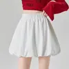 Falda plisada floral blanca esponjosa de cintura alta línea A para mujer, pantalones cortos estilo linterna nuevos 2026