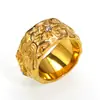 Anillo de Nuevo Estilo Lujo Ligero Nicho Textura Irregular Incrustado con Circonita para Mujer, Acero de Titanio Tendencia Hip-Hop Personalizado Joyería de Oro de 18K