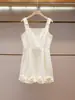 Ropa de Mujer de Gama Alta Nueva de Verano Estilo Francés Elegante Vestido con Tirantes Florales Tridimensionales para Mujer