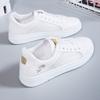 Sapatos Brancos Mulheres 2021 Outono Todos os jogos ins Sapatos da moda Fotografias de rua Estilo coreano Celebridade da Internet Sola grossa Confortável Couro Casual Tênis