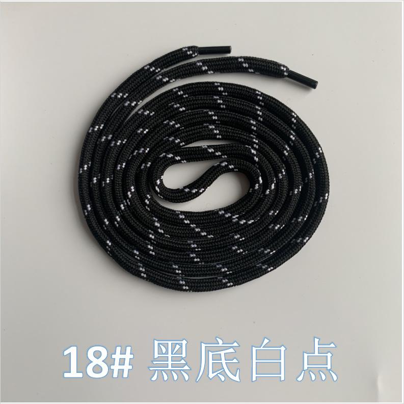 黑底白点