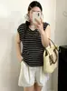 Moda para Mujeres de Talla Grande: Top de tirantes de punto a rayas estilo verano 2026 con cuello superpuesto, prenda exterior elegante para mujeres con curvas