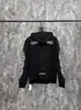24 Chaquetas Nuevas con Capucha y Cremallera Patrón Oscuro Chaqueta Estampada Cruzada para Hombres y Mujeres Parejas