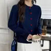 Cardigan de Punto Estilo Coreano Otoño e Invierno 2026 Dulce Juvenil con Botones de Corazón para Mujer, Suéter Abrigo Versátil de Cuello Redondo Nuevo