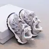 Zapatos para Niños Niños 2026 Verano Nuevos Zapatos Deportivos para Correr para Niños Malla Transpirable Niños Medianos y Grandes Casuales Zapatos de Malla Forrest Gump