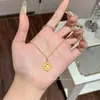 Colar Choker de Aço Titânio com Trevo de Quatro Folhas Vazado Escovado Estilo Retro Francês de Luxo Leve Novo Chinês de Nicho Exquisito Versátil