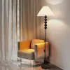 Luminária de Chão com Cinco Esferas Estilo Nórdico Retro Plissada para Sala de Estar Sofá Luz Ambiente Decorativa Minimalista Protetora para Olhos Quarto Luminária de Cabeceira