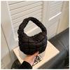 2023 nuevo bolso nube plisado transfronterizo bolso de personalidad popular de este año para mujer invierno nicho chaqueta acolchada de algodón bolso de mano marea de mujer