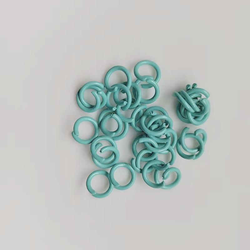 浅绿色