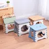 Taburete plegable de plástico para uso doméstico, resistente y duradero, taburete pequeño para niños, silla apilable portátil nueva, personalizable