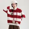 Fábrica de Origem Listrado de Veludo Floral com Capuz Feminino Novo Inverno Estilo Coreano Solto Preguiçoso Tricô Top