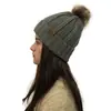 2018 AliExpress ebay Europa e os Estados Unidos novo boné de lã padrão CC moda bola de lã tricô feminino suéter boné de lã