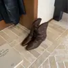 Botas de tornozelo plataforma femininas para aumentar a altura, coleção primavera/outono 2026, botas de cano único com bico fino, adequadas para combinar com saias, botas finas de salto alto