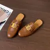 Mules Fechadas com Fivela de Metal em Estoque Transfronteiriço, Mules Planas Preguiçosas de Couro Macio com Salto Baixo para Uso Doméstico e Externo Sapatos Femininos
