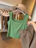 Camisola verde cuadrada única y hermosa para mujer, estilo de verano de alta gama, ajustada, adecuada como prenda exterior, top sin mangas