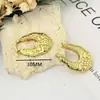 Brincos transfronteiriços da moda com um toque de luxo, aço inoxidável banhado a ouro 18K, design circular elegante, brincos de tarraxa geométricos versáteis de aço titânio para mulheres