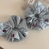 Laço de Cereja Bordado Doce e Fofo Elástico Grande para Cabelo Tendão de Borracha Elegante Acessórios de Cabelo para Rabo de Cavalo Alto para Mulheres
