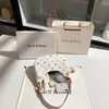 Diseño de Nicho Dropshipping Color Contrastante Bolso Baguette Bordado 2025 Nuevo Bolso de Axila de Media Luna de Gama Alta Venta al por Mayor