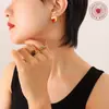 Pendientes pequeños de estilo fragante, lujo ligero, versátiles, estilo Ins, rojos y azules, pendientes, joyería, pendientes de acero de titanio transfronterizos, no se decoloran, joyería al por mayor