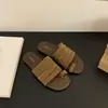 Sandalias planas únicas con tira para el dedo del pie para mujer, nuevas sandalias casuales slip-on de verano 2026, elegantes sandalias estilo romano