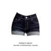 Shorts jeans estilo "hot girl" americano plus size para mulheres, design primavera/verão com barra dobrada, corte justo, cintura alta, que valoriza a silhueta, hot pants em A que abraçam o quadril