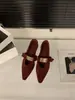 Zapatos rojos Mary Jane de punta para mujer con plataforma interior, nuevos planos pequeños con estampado de leopardo francés para primavera/otoño 2025