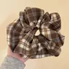 Bufanda cuadrada de tela a cuadros estilo universitario, scrunchie de intestino grueso, accesorios para el cabello de temperamento simple de alta gama, estilo coreano, scrunchie de intestino grueso, accesorios para el cabello