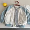 Chaqueta Infantil 2026 Nueva Chaqueta de Otoño Estampado de Dibujos Animados Niños Casual Uniforme de Béisbol Elegante Versátil Superior