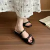 Pantuflas de exterior para mujer Chuyuji estilo francés, popular modelo nuevo de verano, tacón de cuña, estilo de noche, adecuadas para combinar con faldas, cómodas para los pies, una tira negra