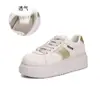 Zapatillas blancas de cuero genuino con suela de espuma para mujer, nuevos zapatos deportivos casuales de otoño 2026, zapatos de mujer de color liso, modernos y cómodos