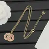 Réplica Estilo Chanel Modelo Nuevo 2025 con Logo Resina Color Gelatina Doble C Collar para Mujer, Collar de Lujo de Gama Alta al por Mayor