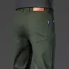 Pantalones casuales de alta gama para hombre, corte recto ajustado, primavera y otoño 2026, pantalones de vestir burdeos, versátiles y modernos