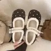 Zapatos de mujer de invierno estilo Mary Jane, planos, de piel sintética, con estampado de lunares, corte bajo, cálidos, con felpa interior, suela suave, estilo retro, nuevos 2026, de algodón