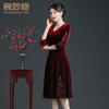 Novo Estilo de Outono Vestido de Veludo Dourado Elegante e Nobre com Decote em V Banquete de Casamento Vestido de Mãe Venda Direta da Fábrica Atacado