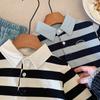 Sudadera para niño, ropa de primavera y otoño de 2024, top de rayas coreanas para niños, polo holgado con letras para niños, suave y encerado, de moda.
