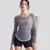 Cubierta de yoga para mujer, fina de verano microtransparente con cuello en U y amarre, hermosa espalda, cubierta deportiva, ropa de yoga de alta gama en bloques de color, manga larga