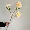 Decoração para casa, sala de estar, dalihua de fragrância escura com 3 cabeças, pequena bola de crisântemo, salão de casamento, fundo principal, área de boas-vindas, pequena decoração floral