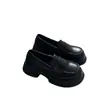 Zapatos de cuero estilo británico, blancos, de punta redonda, estilo universitario, slip-on, con suela gruesa, para mujer, nuevo modelo verano 2026 con tacones gruesos