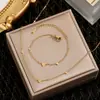 Pulsera de Acero de Titanio para Mujer Sentido de Alta Gama Diseño Nicho 520 Regalo de Amor Viento Frío Celebridad de Internet Estudiante Novia Pulsera para Mujer