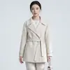 Abrigo de lana estilo bata color café, cinturón para un look estilizado y elegante, abrigo de lana liso para mujer, abrigo de color café oscuro