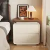 Mesita de Noche de Madera Maciza Dormitorio Hogar 2026 Nuevo Lujo Ligero Sensación de Alta Gama Pequeño Gabinete de Almacenamiento Vintage Moderno Simple
