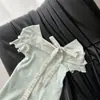 Camiseta de Manga Corta con Diseño Off-Shoulder Ajustada Dopamine Ins Moda Verano 2026 Nuevo Top Ajustado para Mujer