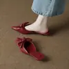 Primeiro Encontro Jifa Sapatos Mule Femininos Bico Fino Slip-on Chinelos Fechados Roupas de Verão para Uso Externo Salto Anabela com Laço Confortáveis para os Pés